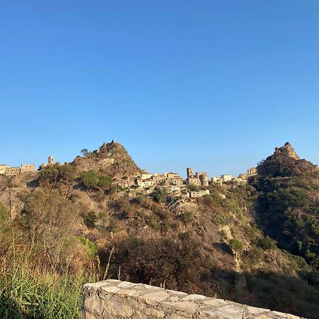 B&B Il Padrino Savoca Eksteriør bilde