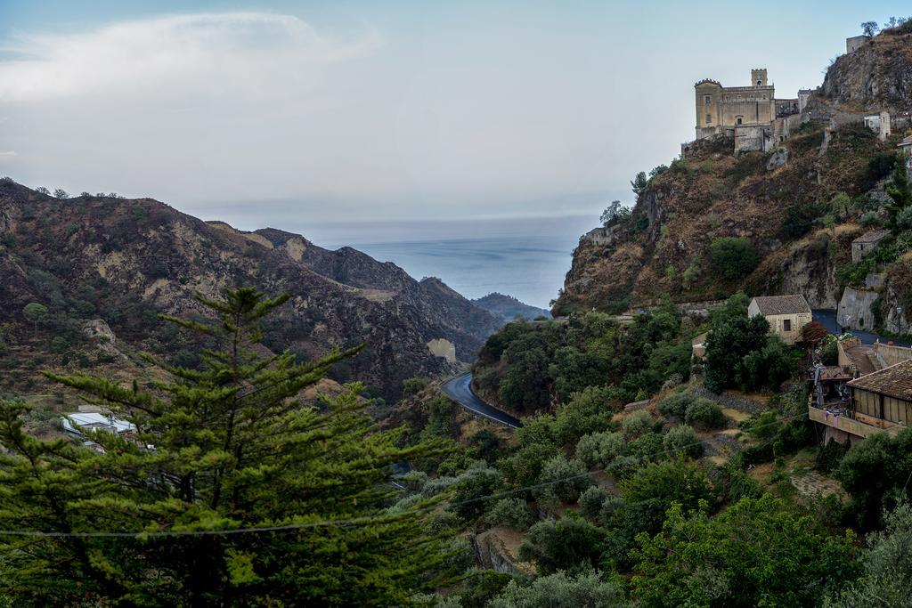 B&B Il Padrino Savoca Eksteriør bilde